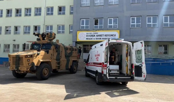 Türkiyədə məktəbə silahlı hücum - 13 yaralı