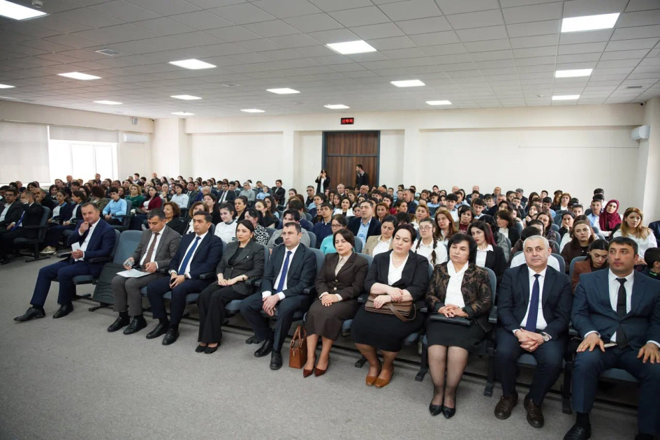 Şəkidə Respublika fənn olimpiadalarının finalına vəsiqə qazanan şagirdlərlə görüş olub