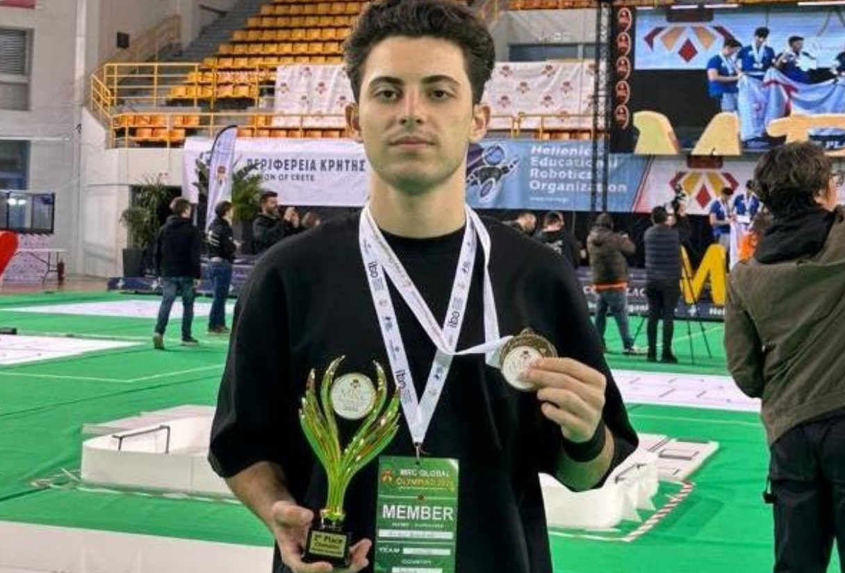 Tələbə beynəlxalq robot yarışmasında birinci oldu