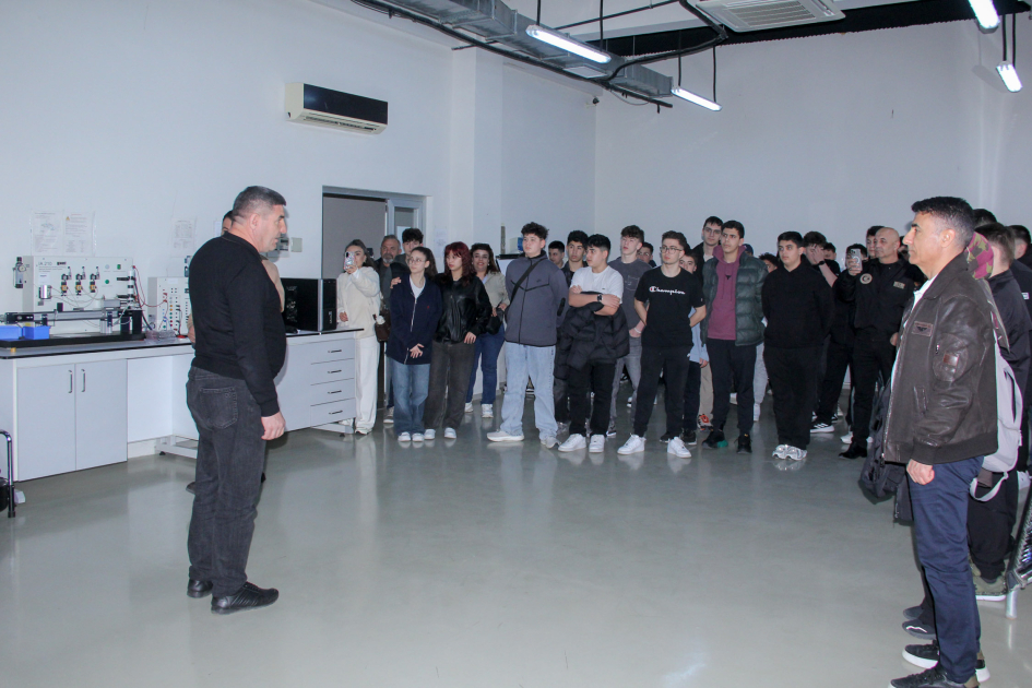 Türkiyədən gəlmiş şagirdlər BMU-nun tədrisvə tədqiqat infrastrukturu ilə tanış olublar