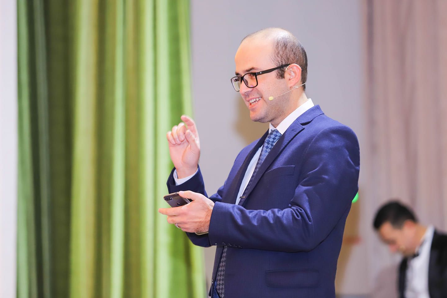 Təhsil islahatı ideyası Qoşqar Məhərrəmov: "Fənn sayı azaldılsın, dərs saatları artsın"