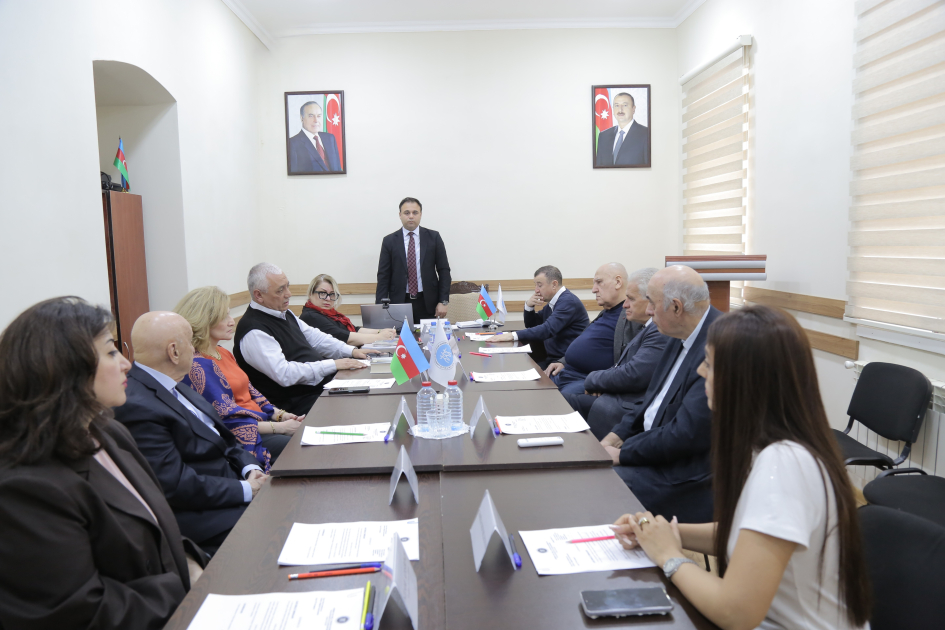 Folklor İnstitutunda elmi məsələlərə baxılıb