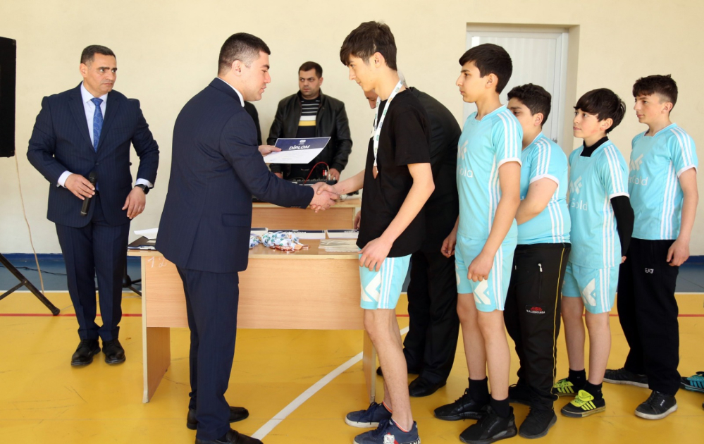 Daşkəsən məktəbliləri şəhidlərin xatirəsini voleybol yarışı ilə yad ediblər