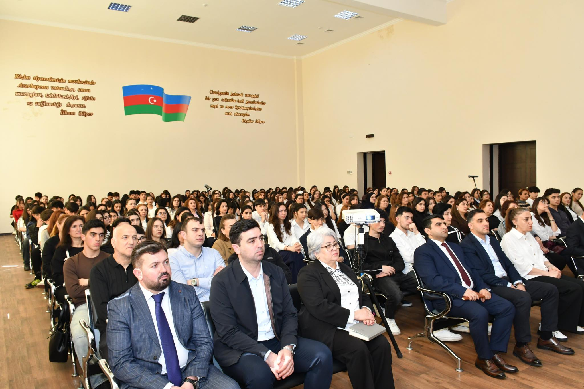 İqtisadiyyat və Humanitar Kollecində yeni geosiyasi reallıqlar müzakirə olunub