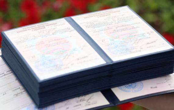 Xaricdə təhsil alan 10 nəfərin diplomunun saxta olduğu aşkar edilib