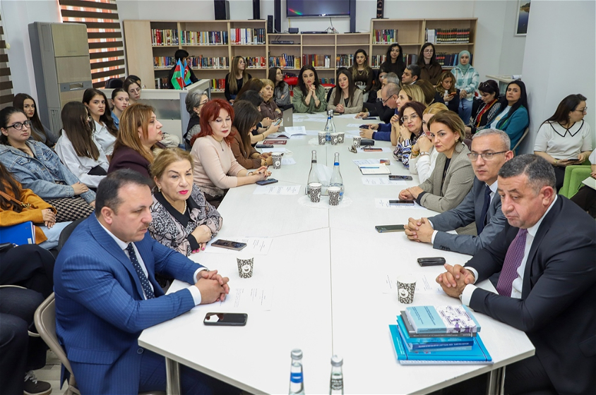 ADU-da “Müasir dövrün aktual problemləri” mövzusunda elmi seminar keçirilib