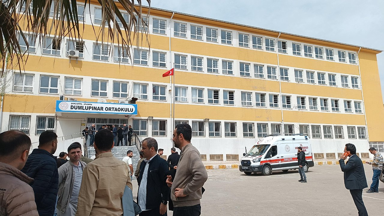 Türkiyənin daha bir məktəbində insident: müəllimə hücum edilib