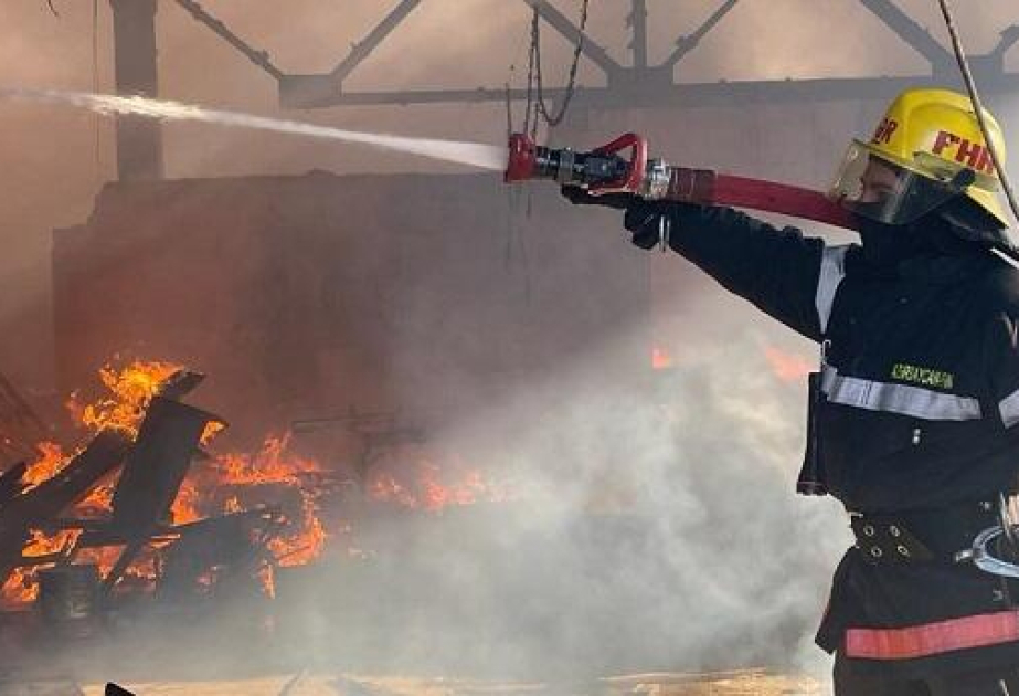 Məktəbdə yanğın: şagirdlər təxliyə edildi 