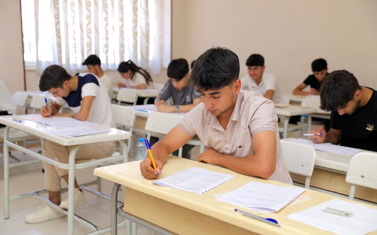 Uşaqlar erkən yaşda daha yaxşı nəyi öyrənir: dillər, davranış, yoxsa emosiyalar? – Məktəbəqədər təhsil eksperti açıqladı