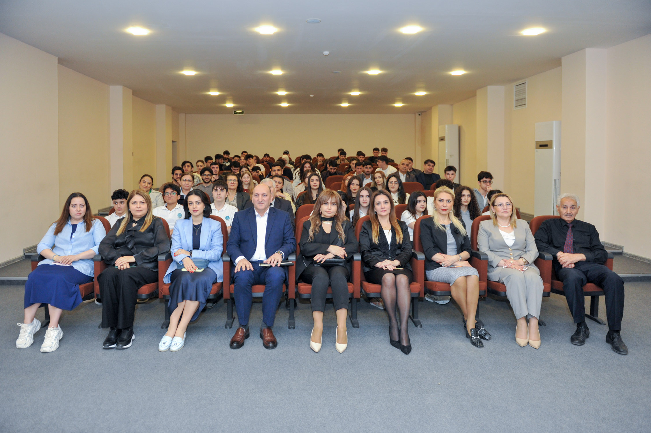 BMU-da “Şəhərlərimiz və memarlıq abidələrimiz” mövzusunda elmi-praktik seminar