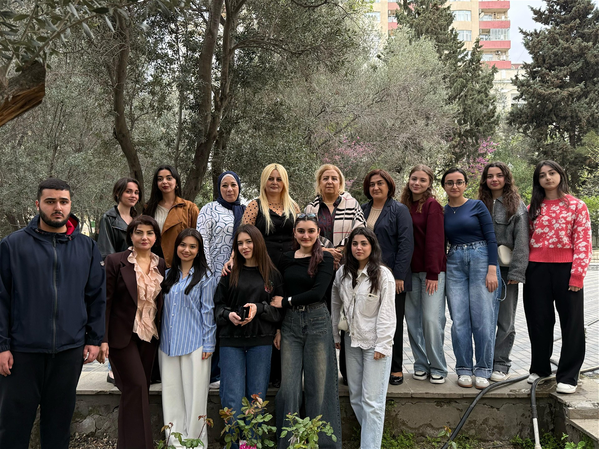 ADU-da “Bir gül, bir gələcək” aksiyası keçirilib