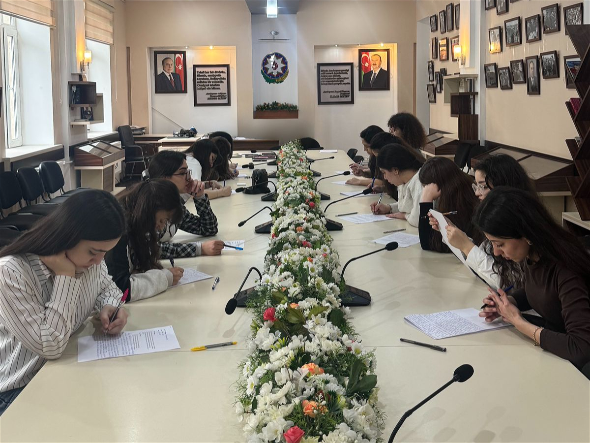 ADU-da Heydər Əliyevin 103 illiyinə həsr olunmuş esse müsabiqəsi keçirilib