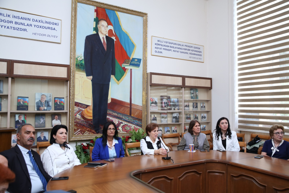 Pedaqoji Universitetdə “Şəhərsalma və Memarlıq İli”nə həsr olunmuş elmi seminar