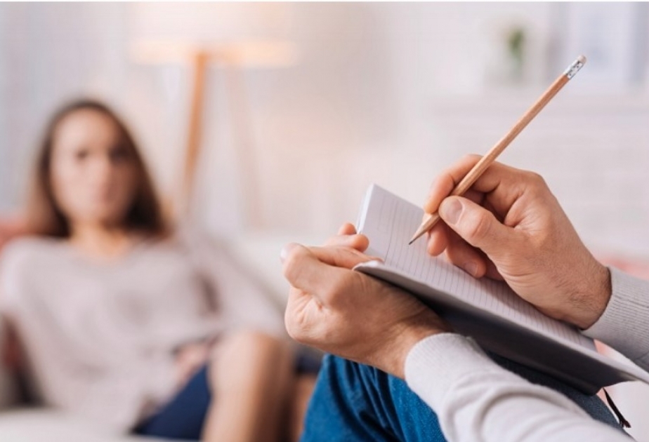 Psixoloq: Özünəinamın aşağı olması gənclər arasında geniş yayılıb