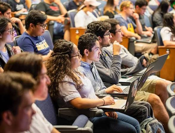 Uşağın fərqli düşünməsi məktəbdə niyə bəzən problem kimi qəbul olunur? – Psixoloqdan açıqlama