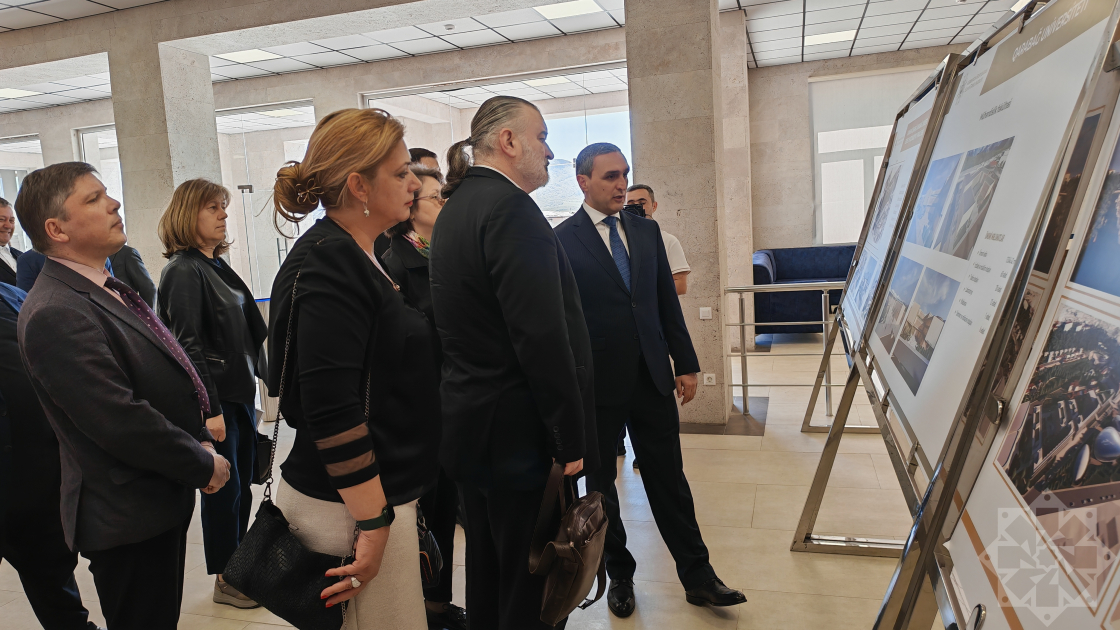 Rumıniyanın beynəlxalq nüfuzlu jurnalının Azərbaycana həsr olunmuş xüsusi nəşri Qarabağ Universitetində təqdim edilib