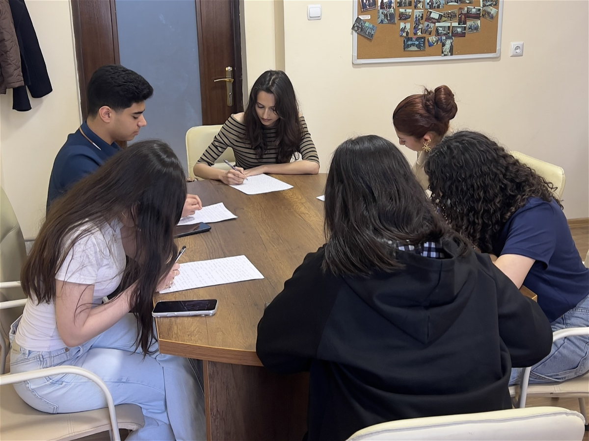 ADU-da inşa müsabiqəsi keçirilib