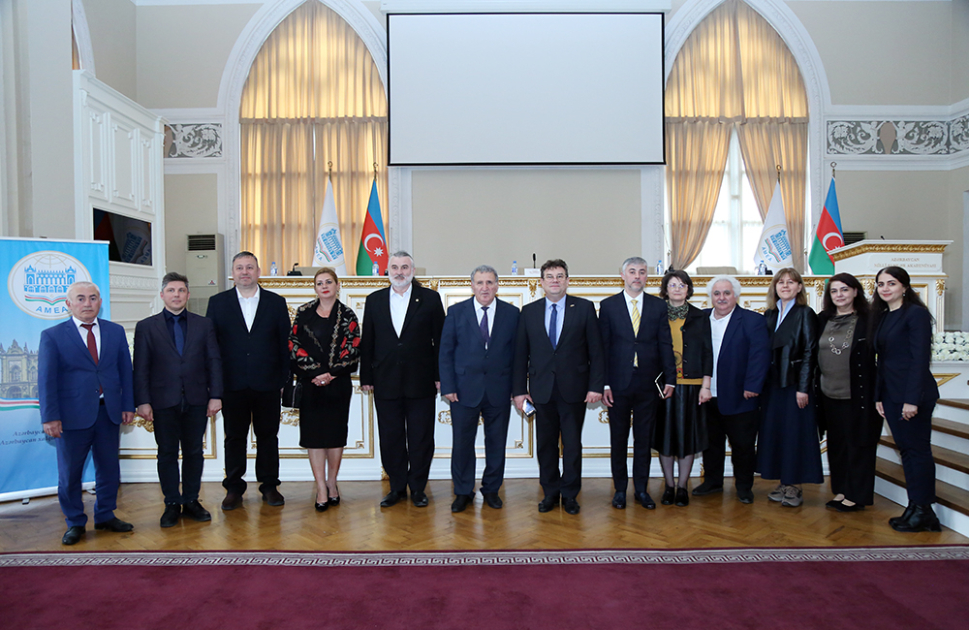 AMEA-da görüş: Azərbaycan və Rumıniya alimləri arasında elmi əlaqələr qurulur