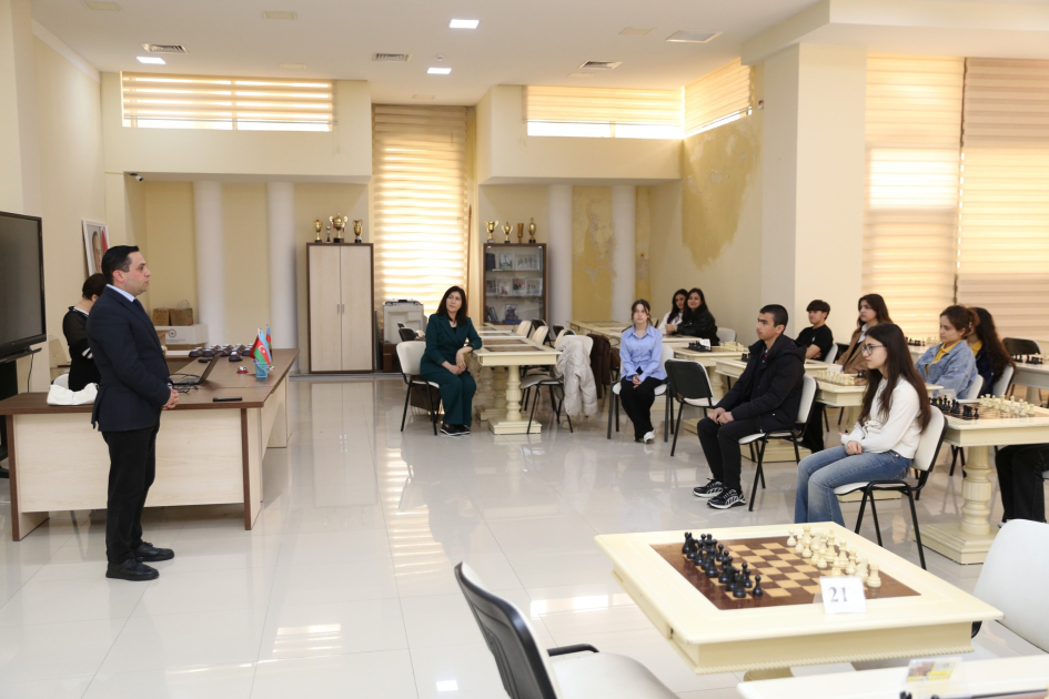 Zəkaların mübarizəsi: Sumqayıt komandası şahmat turnirinin regional mərhələsinin qalibi olub