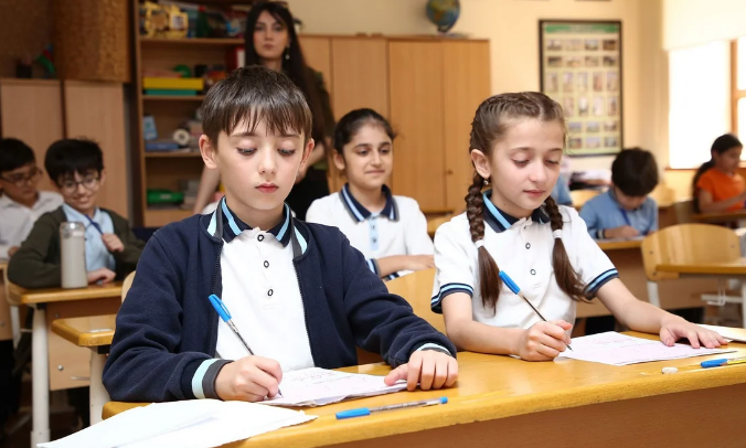 IV və VI siniflərdə təhsilalanların yerdəyişməsi müvəqqəti dayandırılır