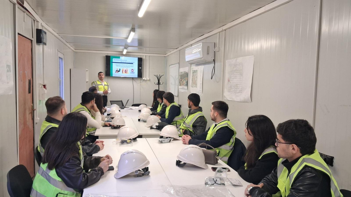 AzMİU-nun İnşaat fakültəsinin tələbələri tikinti sahəsində görülən işlərlə tanış olublar