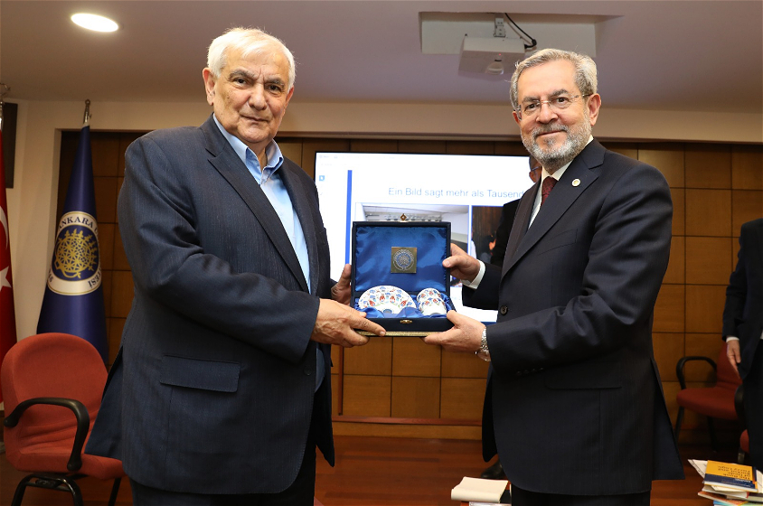 Ankarada Kamal Abdulla və Rafiq Əliyevin üç kitabının təqdimatı və müzakirəsi keçirilib