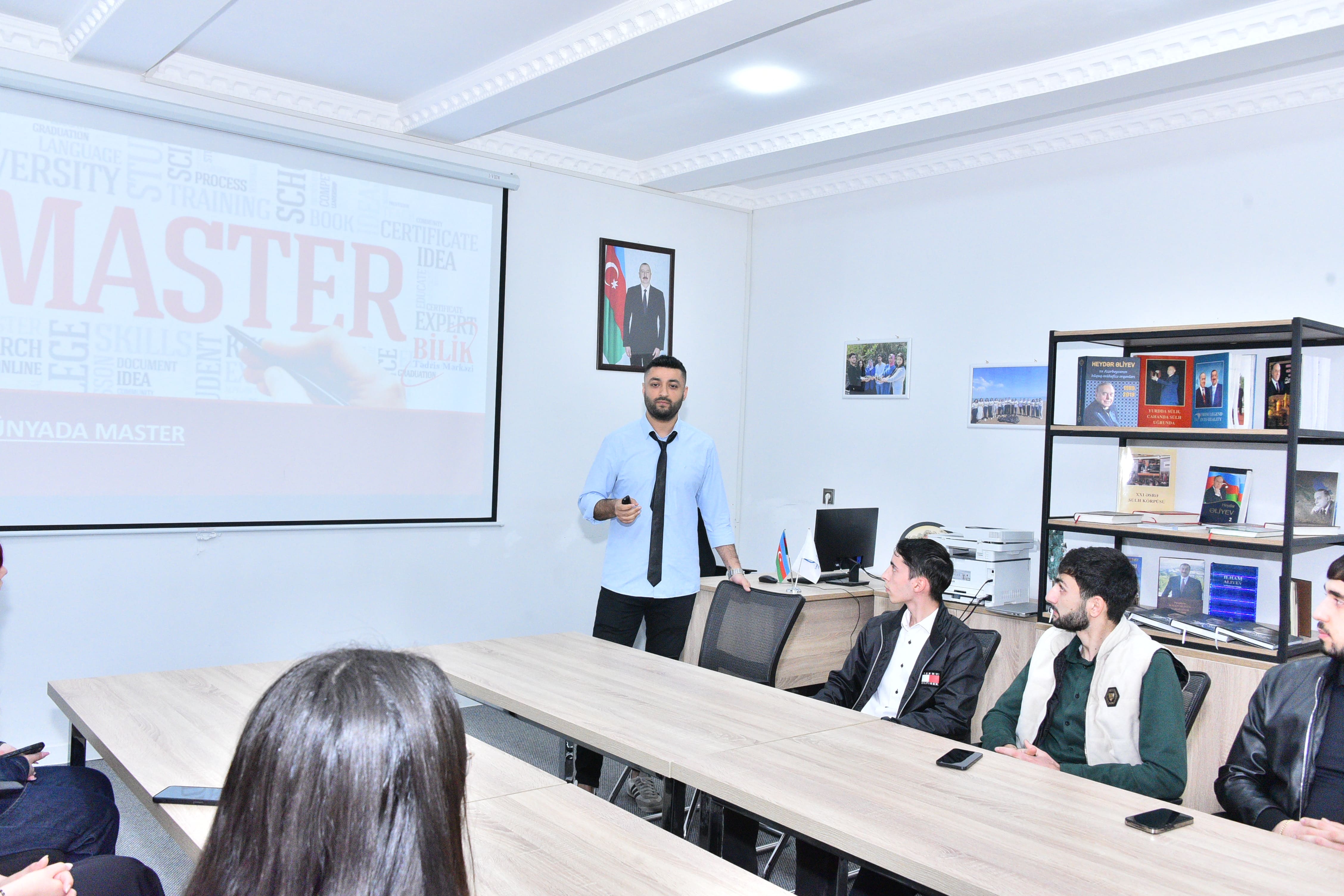 SDU-da "Xaricdə təhsilin karyerada imkanları" mövzusunda maarifləndirici görüş keçirilib