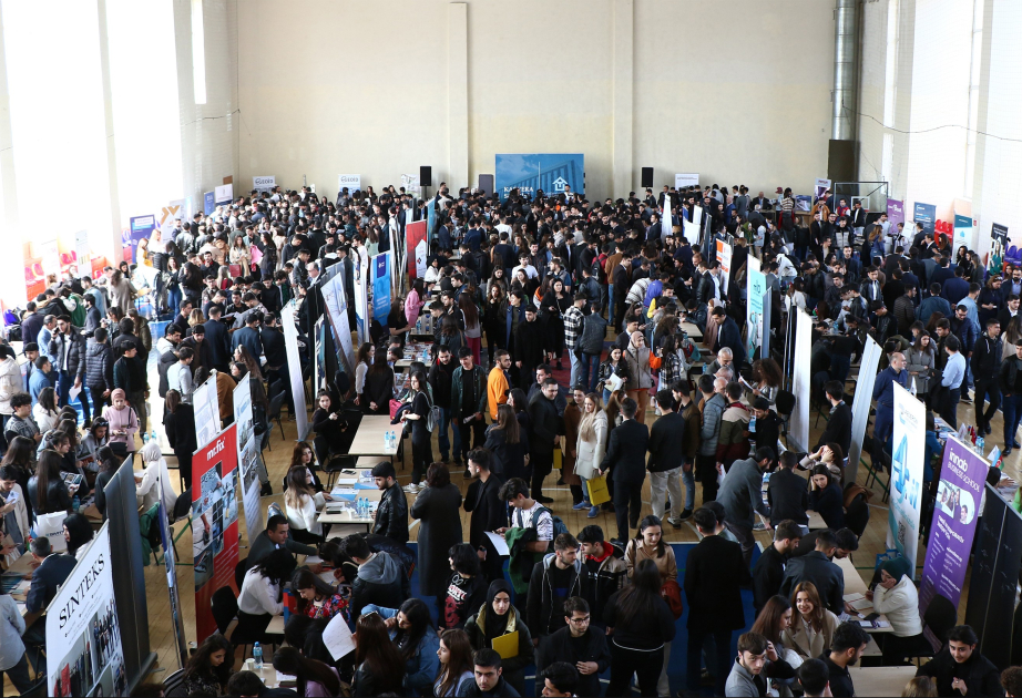 Tələbə və məzunlar üçün yeni imkanlar platforması - AzMİU-da “Karyera həftəsi”nə başlanılıb