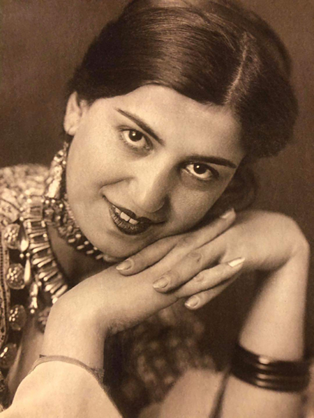 Xalq artisti Məhluqə Sadıqovanın xatirəsi anılır