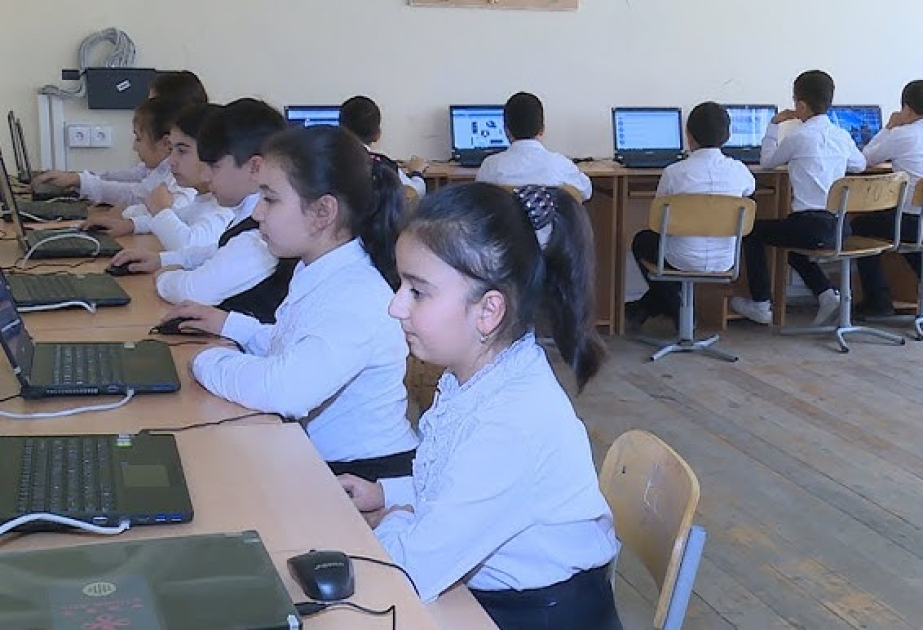 “Rəqəmsal Məktəb” daha 199 məktəbi əhatə edəcək