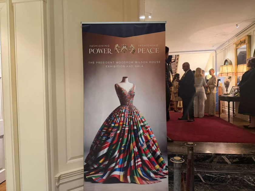 ABŞ-də keçirilən sərgidə Azərbaycana məxsus milli kişi geyimi nümayiş olunub