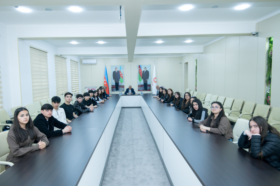 İqtisadiyyat və Humanitar Kollecin tələbələri BMU ilə tanış olublar