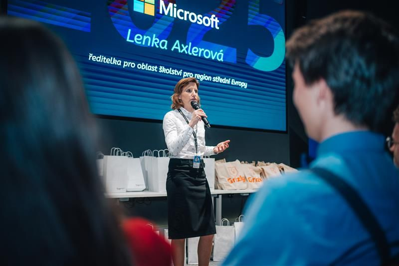 “Microsoft”un təhsil rəhbəri: “Copilot”  müəllimlərin iş yükünü azaldır