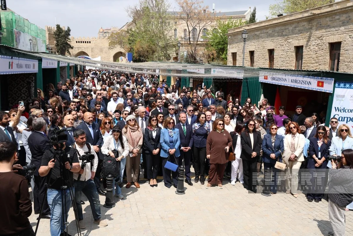 İçərişəhərdə Beynəlxalq Xalça Festivalının açılış mərasimi keçirilib