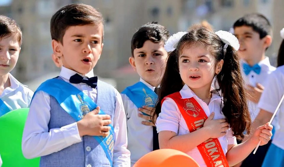 Birinci sinifdən "digər dildə" təhsil almaq istəyənlər...