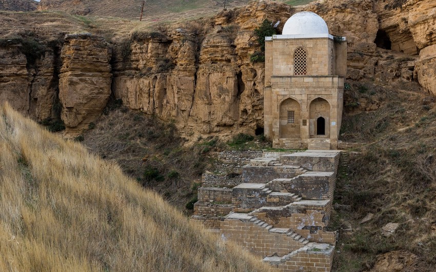 624 yaşı olan türbə bu il bərpa olunacaq