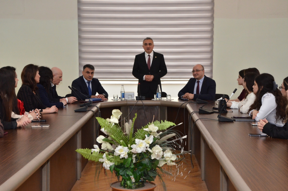 Vəkillik institutunun rolu və tələbələr üçün imkanlar