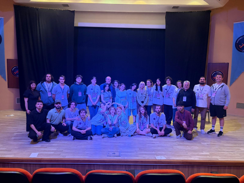 Azərbaycanlı tələbələr Antalyada keçirilən teatr festivalında iştirak ediblər