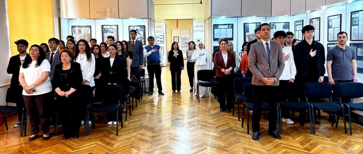 İzlərdən gələcəyə: İstiqlal Muzeyində Ulu Öndərin xatirəsi yad edilib