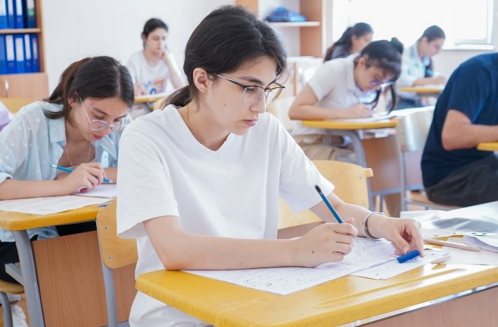 Universitetlər “Canvas Hack” insidentindən sonra buraxılış imtahanlarını təxirə saldı