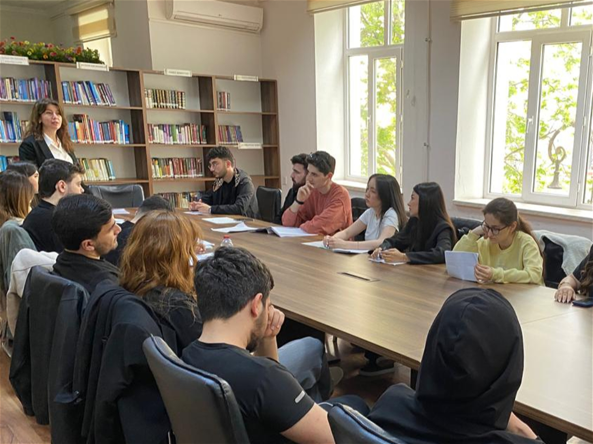 “Azərbaycanın beynəlxalq informasiya siyasəti və Prezident İlham Əliyevin tövsiyələri” mövzusunda ustad dərsi keçirilib