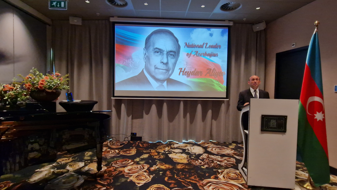 Ulu Öndər Heydər Əliyevin xatirəsi Niderlandda da anılıb