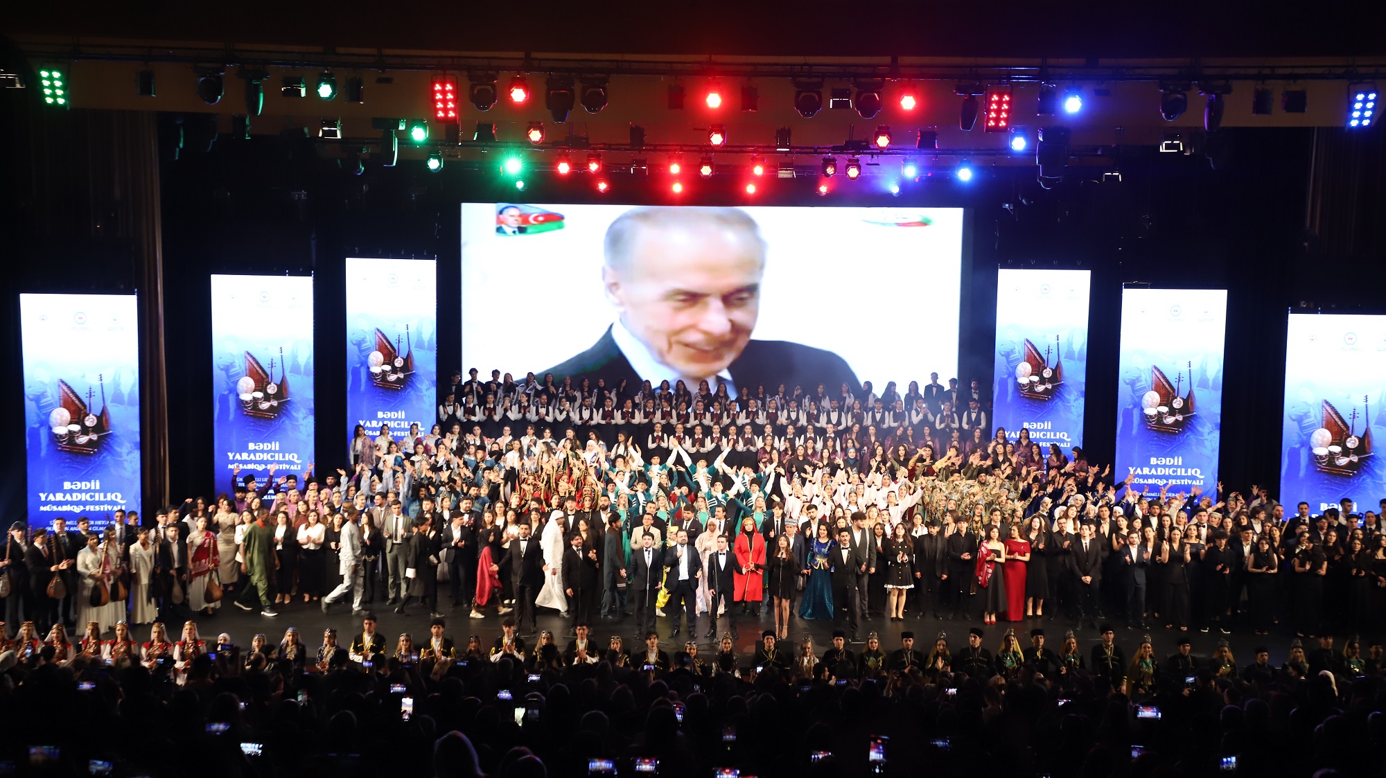 BMU tələbələri müsabiqə-festivalının yekun konsertində