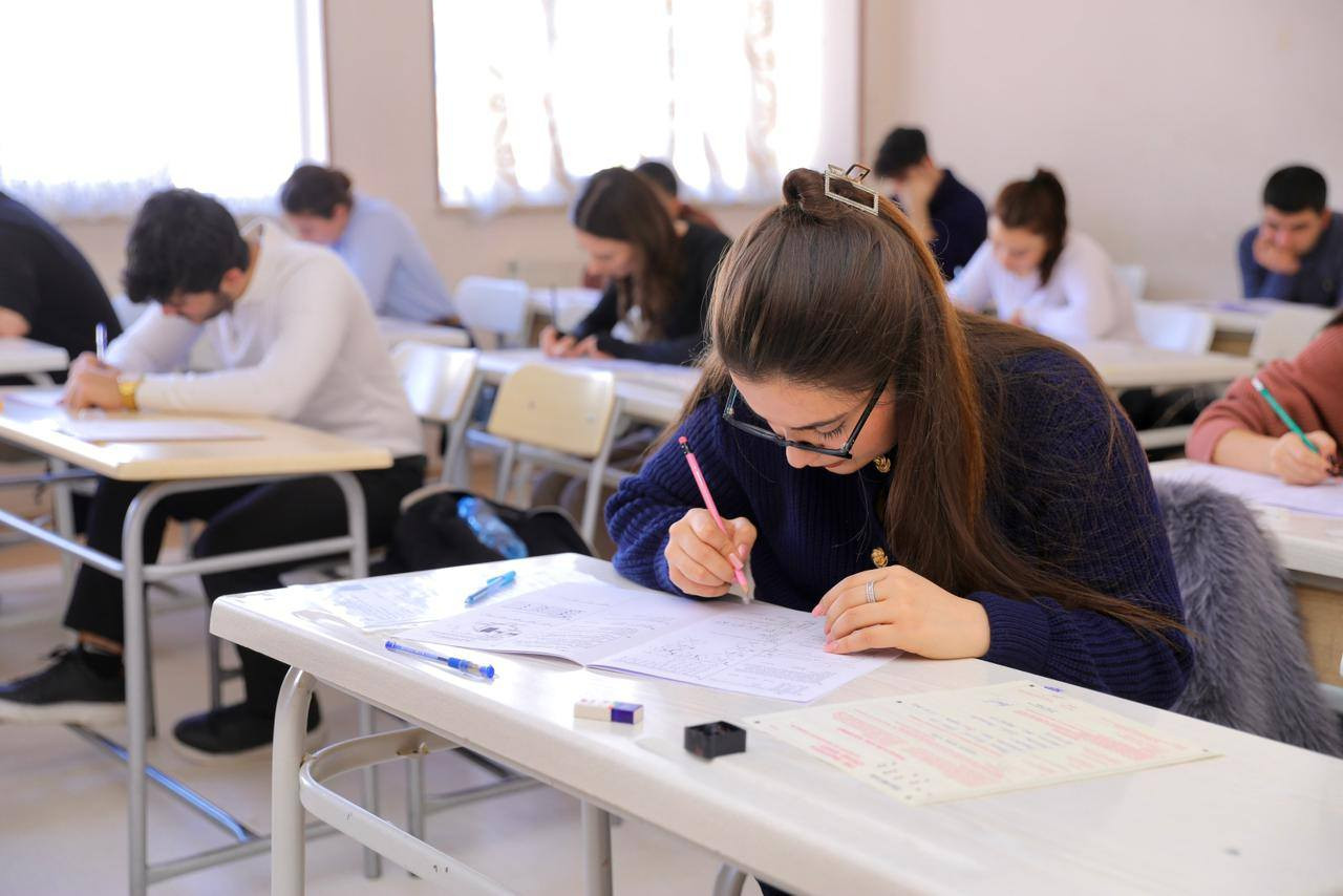 Seçim edərkən diqqətli olun! - Universitetlər üzrə ən rəqabətli İXTİSASLAR