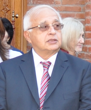 Xalq yazıçısı Elçin İlyas oğlu Əfəndiyev Azərbaycan ədəbiyyatında dərin iz qoyub