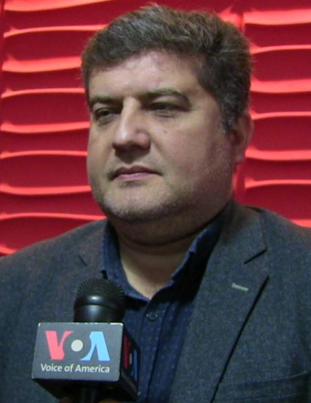 Deputat Erkin Toğrul oğlu Qədirli siyasi fəaliyyəti ilə diqqət mərkəzindədir