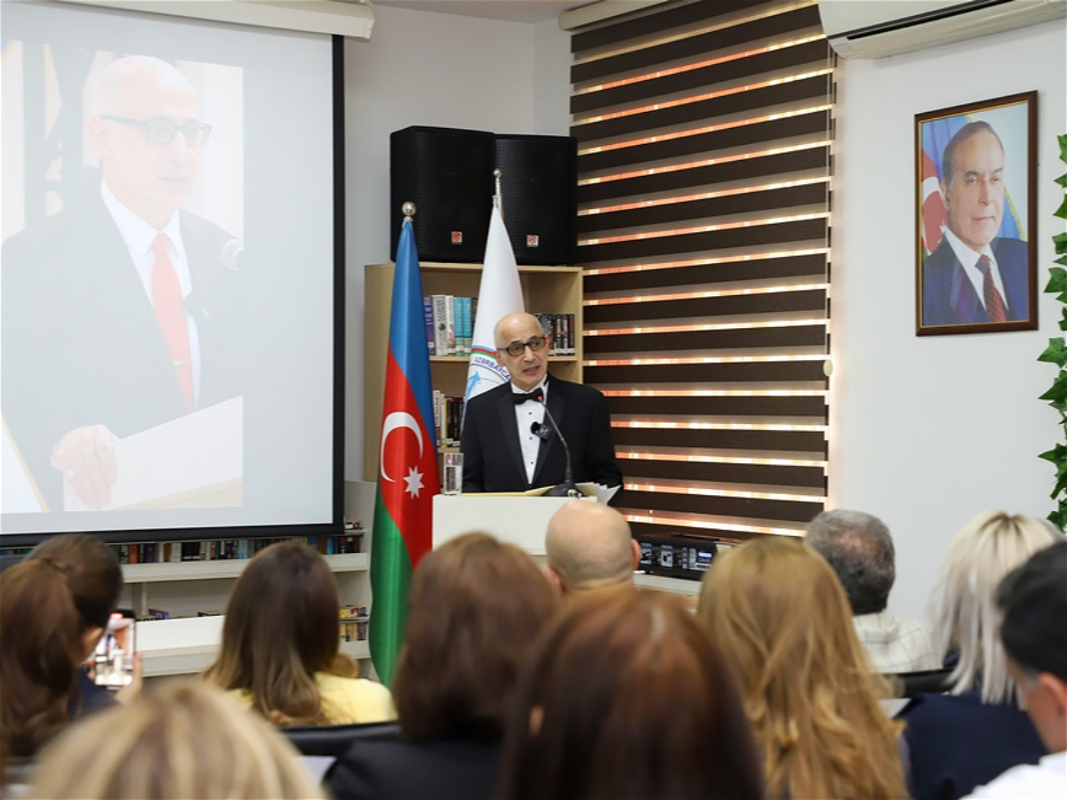 ADU-da professor Ramiz Yunusla görüş keçirilib