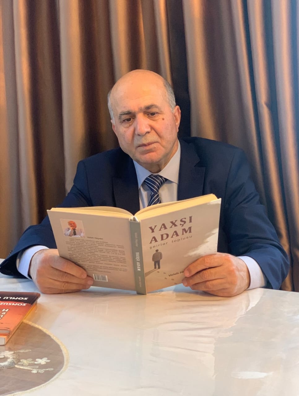 "Təmsil yalnız tənqid etməməli, həm də düşündürməli və doğru yol göstərməlidir” Valeh Heydər