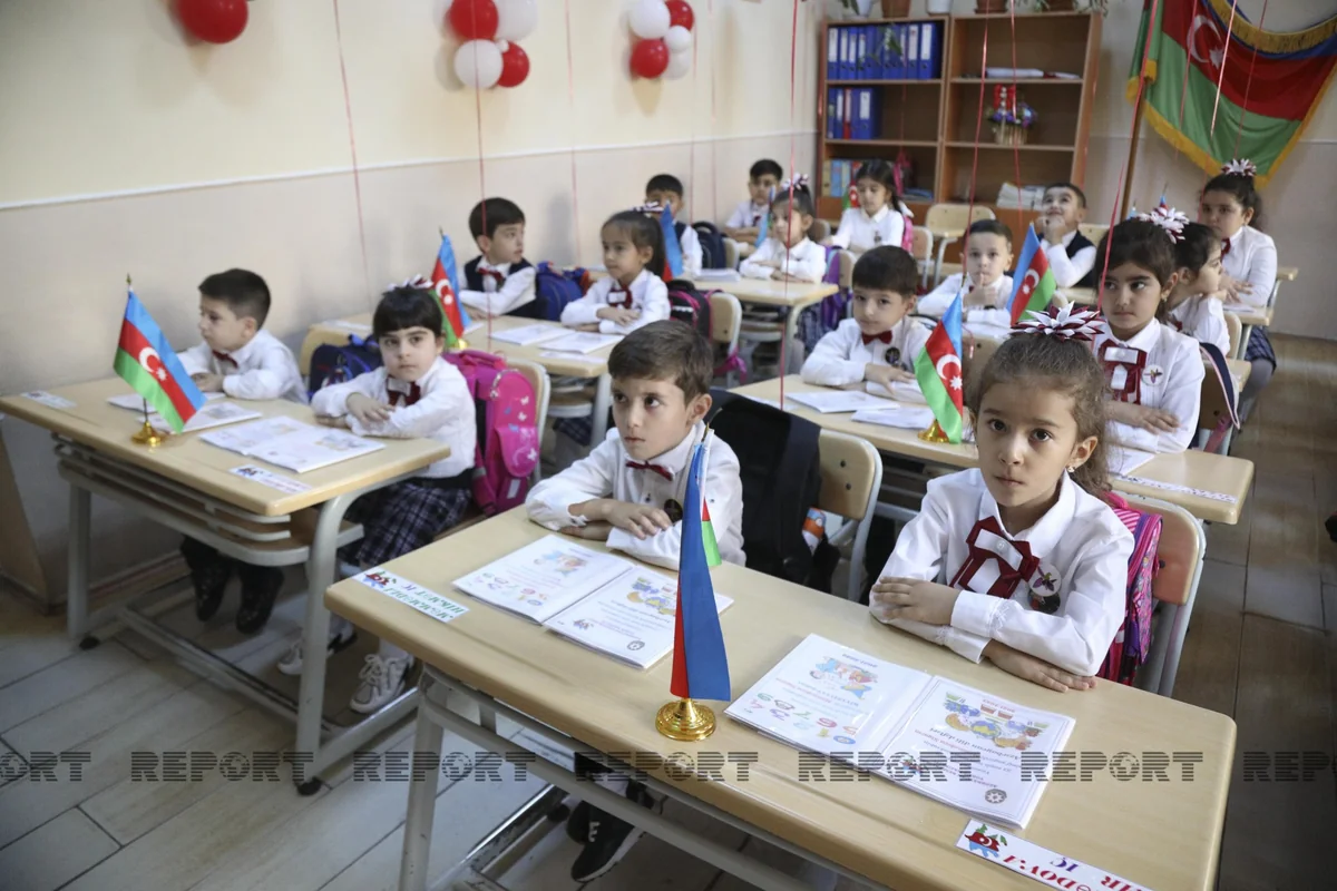 Məktəblərdə geyim tələblərinə riayət olunmasının hüquqi müstəvidə təsbiti son oxunuşda qəbul edilib