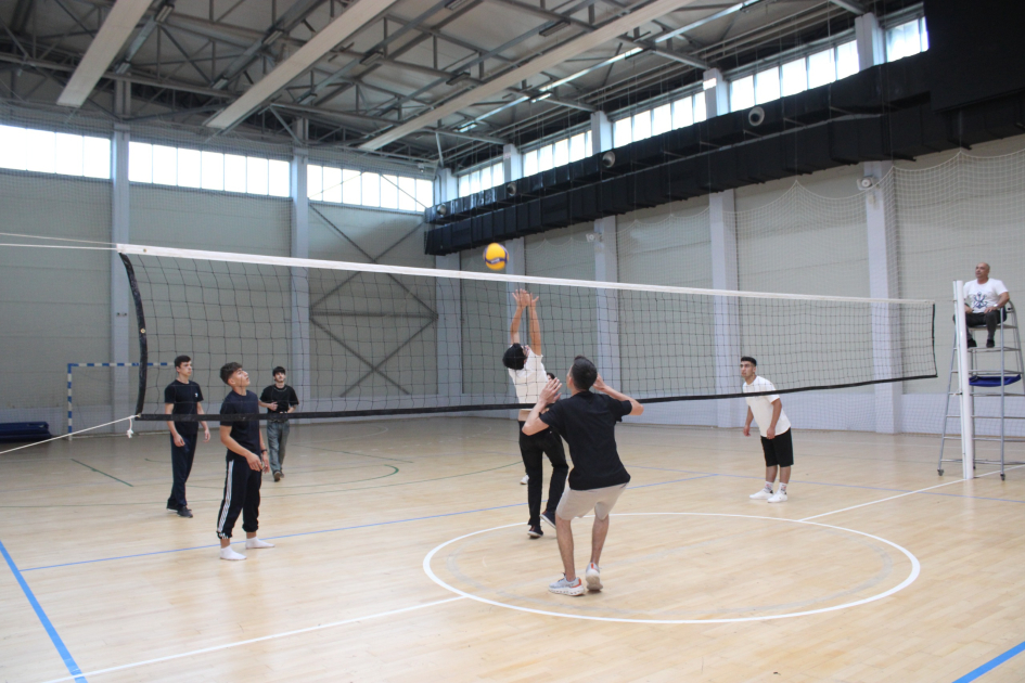 “Cyber Summer School 2026”nın iştirakçıları voleybol turnirində qüvvələrini sınayıblar - FOTO